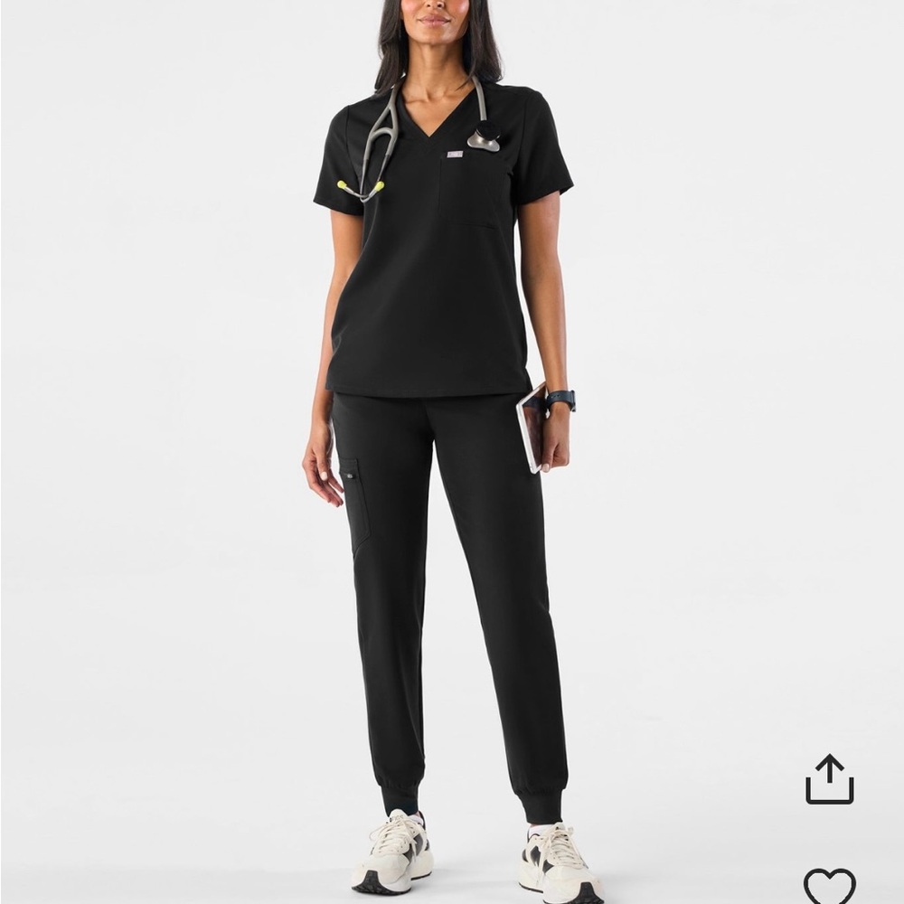 Figs Black Women's Catarina one-pocket top size XS